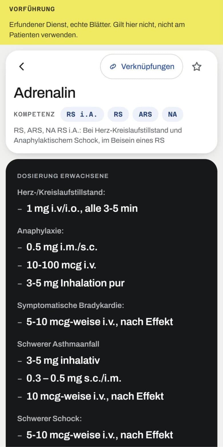 Medikamentenblatt Adrenalin auf dem Handy mit Kompetenzstufen und der Dosierung für Erwachsene gross auf dunklem Grund
